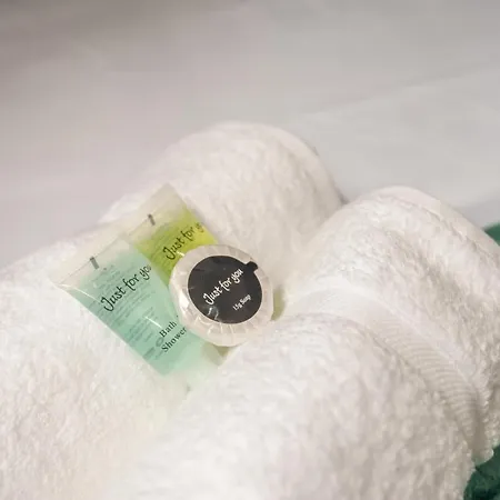 4-bed House - Sleeps 9 Free Parking & Wifi 別荘 *