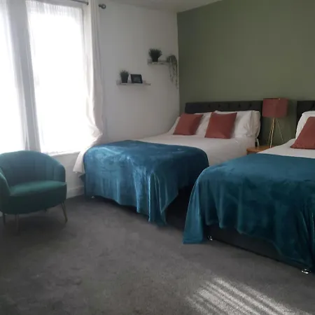 別荘 4-bed House - Sleeps 9 Free Parking & Wifi リーズ