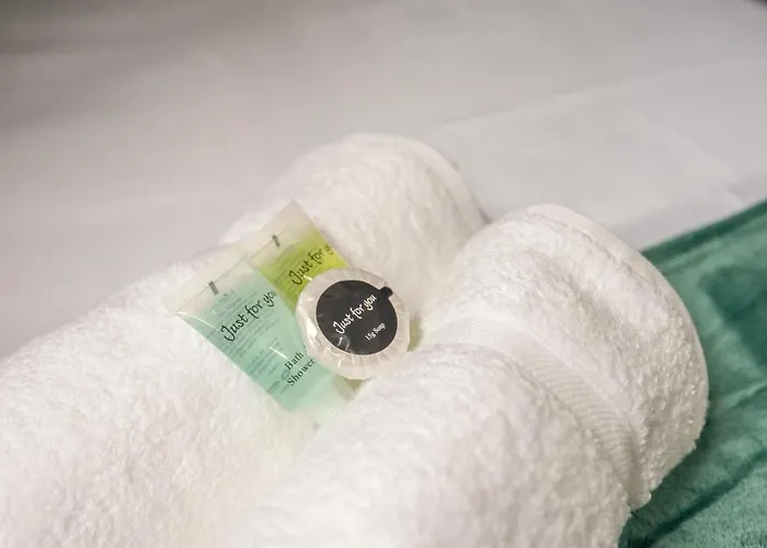 4-bed House - Sleeps 9 Free Parking & Wifi Сasa de vacaciones *