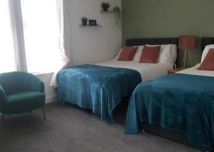 Casa vacanze 4-bed House - Sleeps 9 Free Parking & Wifi Leeds (West Yorkshire)